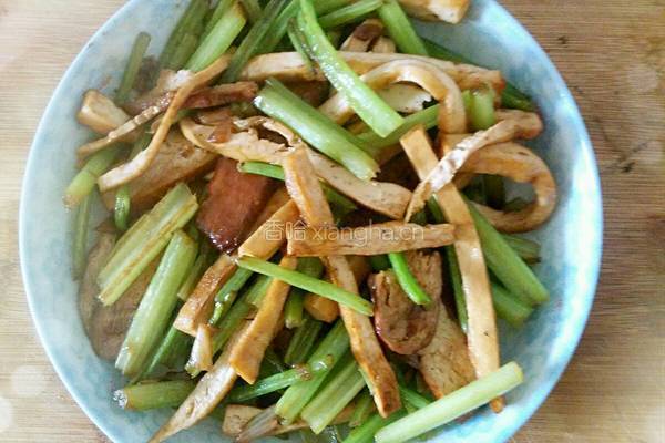 芹菜炒香干