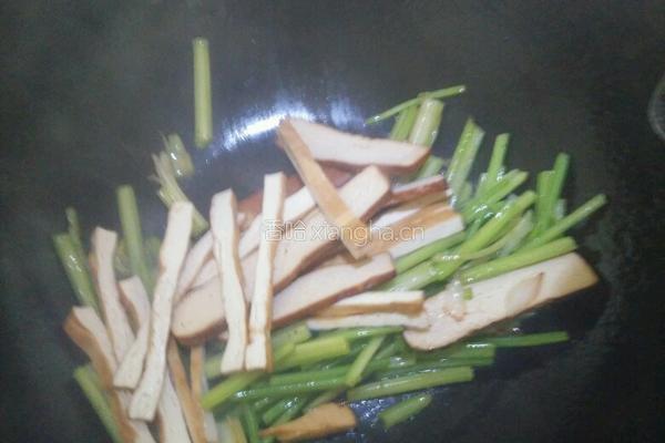 芹菜炒香干的做法图解3