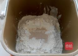 手撕炼乳面包的做法图解1