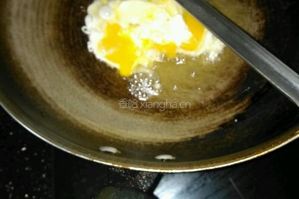 香菇火腿蛋炒饭的做法图解2