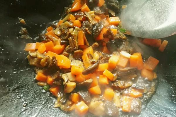牛肉五彩炒饭的做法图解3