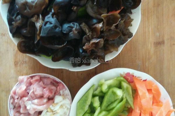 肉炒木耳的做法图解1