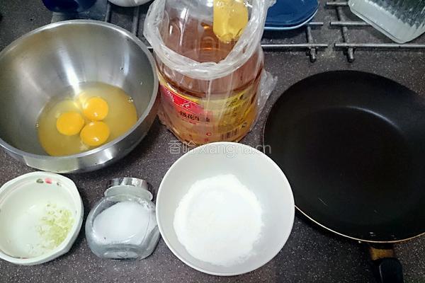 森系葱香鸡蛋饼的做法图解1