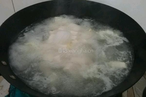 荠菜豆腐汤的做法图解2