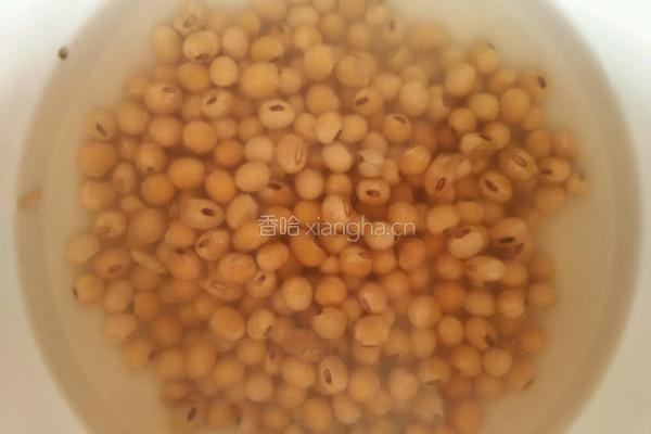 海带黄豆猪蹄汤的做法图解1
