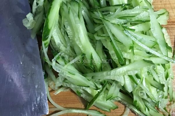 凉拌海蜇头的做法图解2