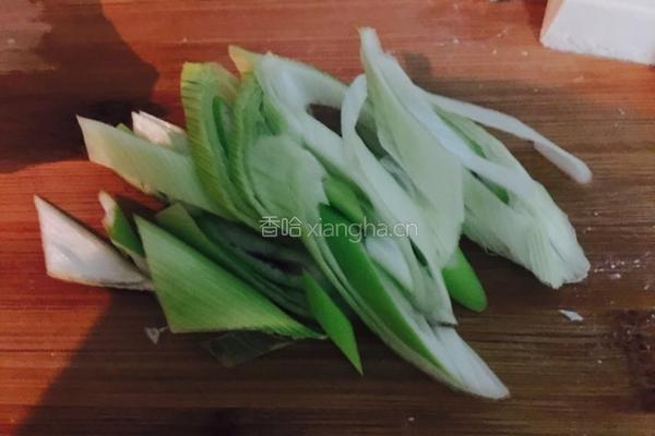 白菜炖豆腐的做法图解3