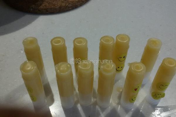 自制纯植物变色唇膏的做法图解4