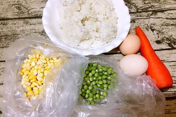 什锦蛋炒饭的做法图解1