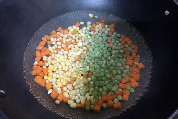 什锦蛋炒饭的做法图解3