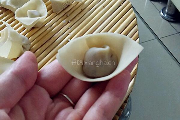 元宝馄饨的包法的做法图解5