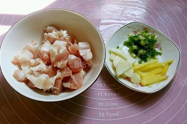 莴笋丝炒肉的做法图解3