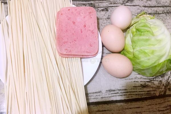 蛋炒面的做法图解1