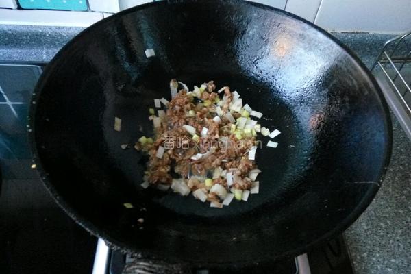 肉末鸡蛋炒米饭的做法图解4