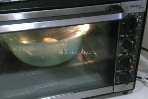 自制海鲜披萨的做法图解2