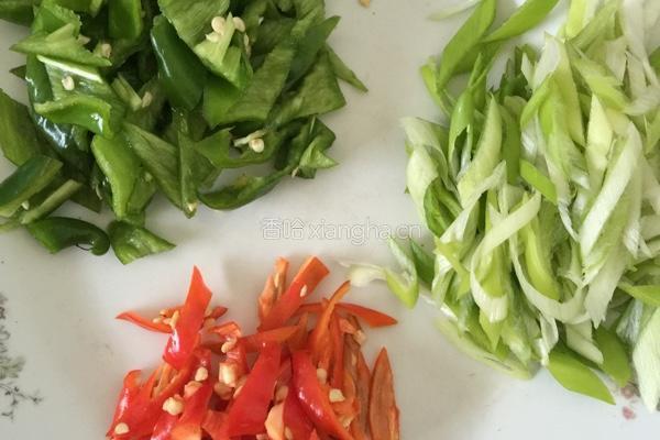 豆芽炒肉片的做法图解5
