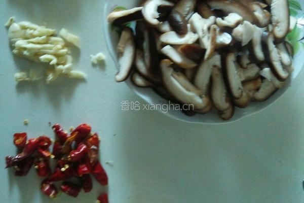 辣炒香菇的做法图解1