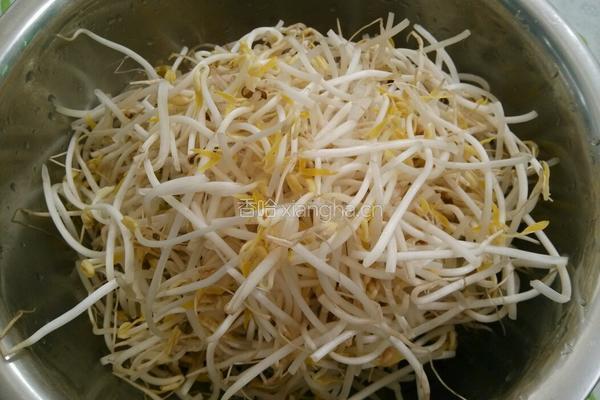 炝炒绿豆芽的做法图解1