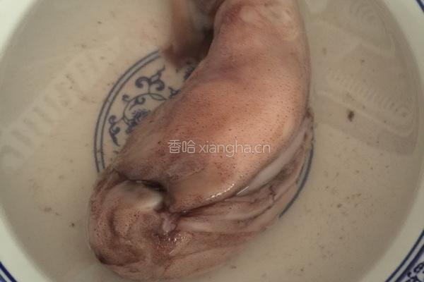 香炸鱿鱼圈的做法图解1