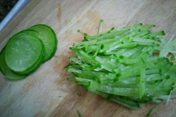 扇贝萝卜丝汤的做法图解2