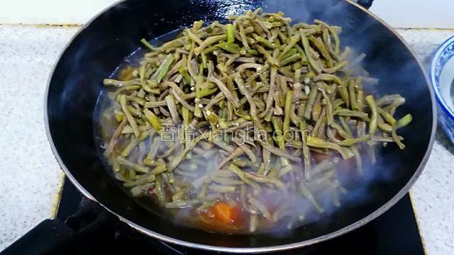 一小时后放入豇豆