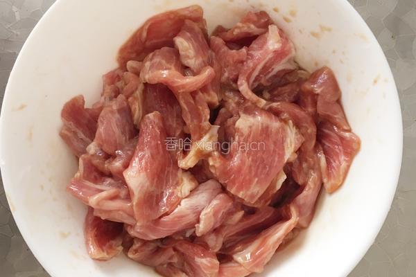 辣椒炒肉的做法图解2