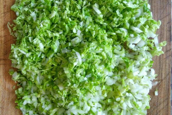 碎菜脆哨馅饼的做法图解2