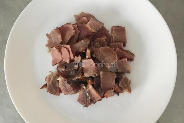 干菇炒腊肉的做法图解2