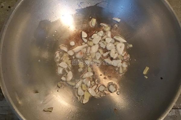 干菇炒腊肉的做法图解3