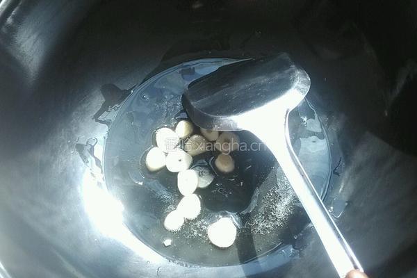 芥兰木耳炒饺的做法图解6