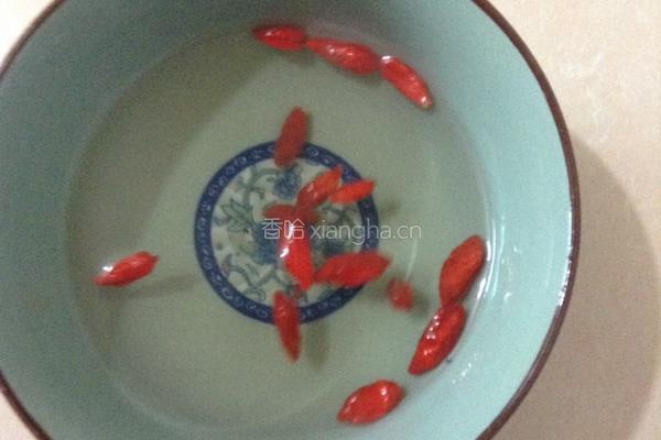 凉拌菠菜的做法图解2