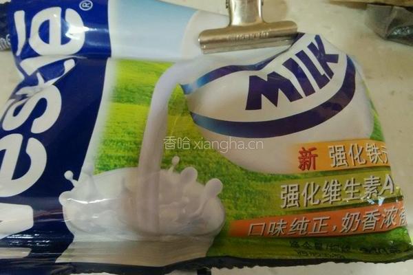 黑芝麻花生牛扎糖的做法图解2