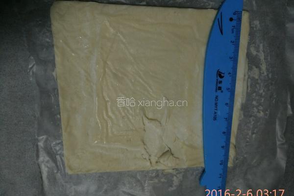 风车草莓酥的做法图解1