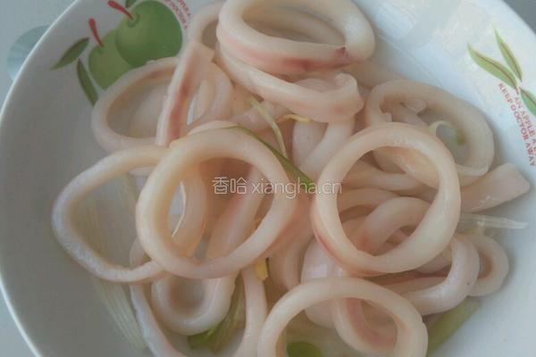 炸鱿鱼圈的做法图解1