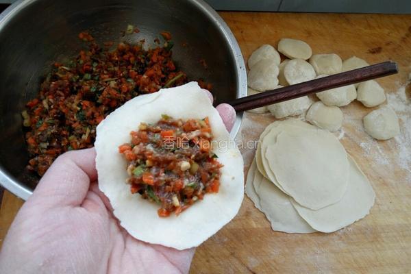 羊肉胡萝卜饺子的做法图解6