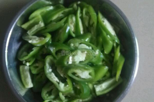 双椒炒肉干的做法图解3