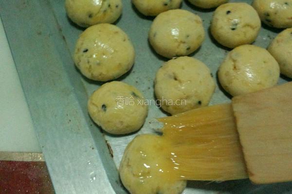 芝麻花生酥的做法图解2
