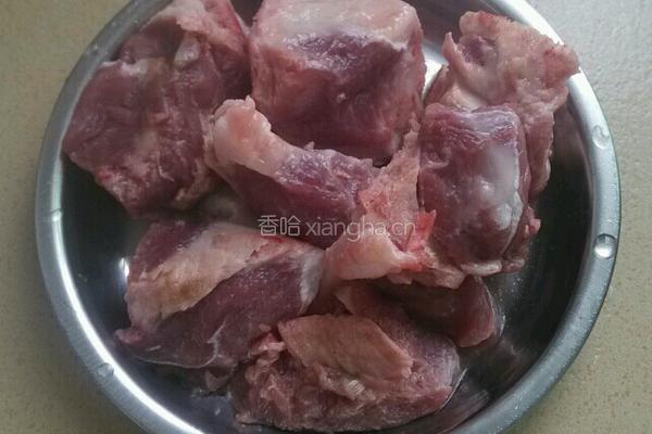 高压锅炖龙骨汤的做法图解3
