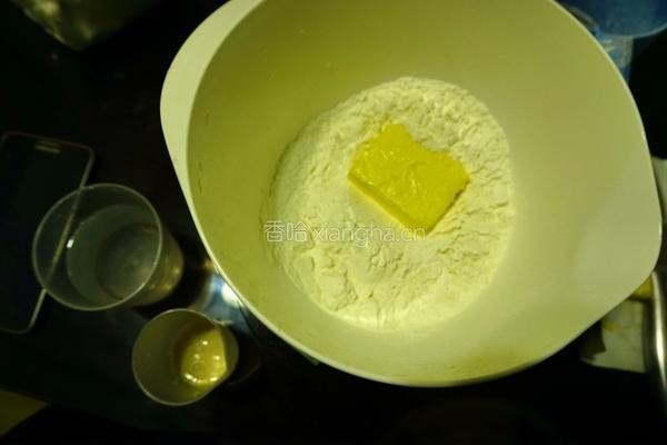 香葱苏打饼干的做法图解1