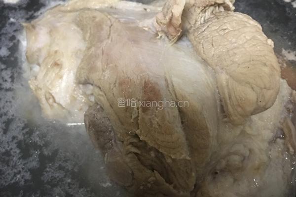 酱肘子的做法图解1