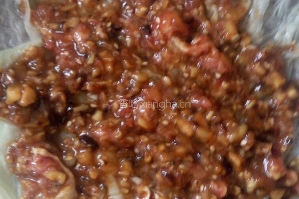 香菇猪肉白菜卷的做法图解4