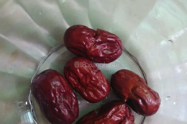 银耳黑豆糖水的做法图解2