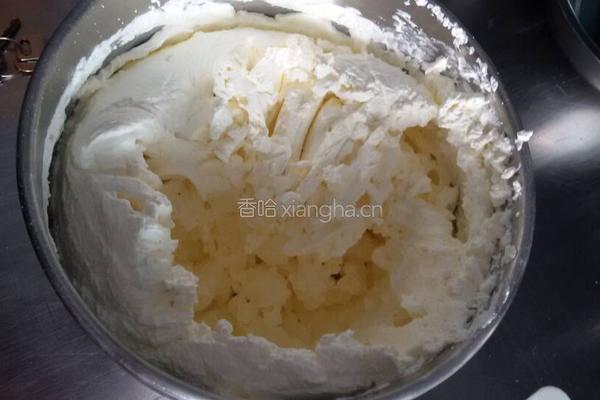雪域草莓裸蛋糕的做法图解1
