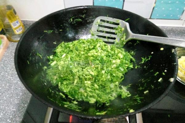鸡蛋茴香素包子的做法图解5