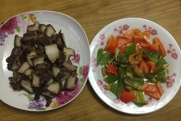 酱肉炒辣子的做法图解1
