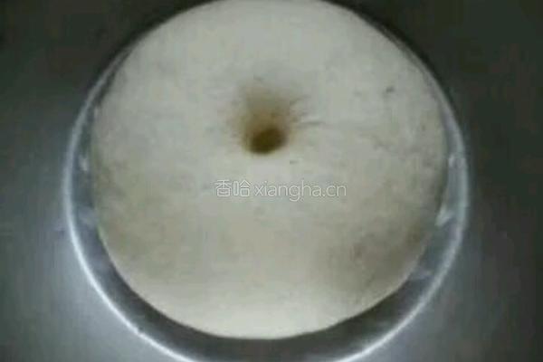 原香烧烤鸡披萨的做法图解3
