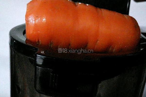胡萝卜汁鸡蛋羹的做法图解1