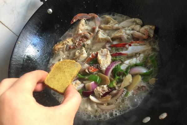 咖喱辣椒炒蟹的做法图解7