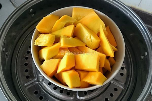 奶油南瓜浓汤的做法图解1