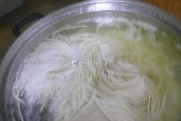 鱼圆面的做法图解3